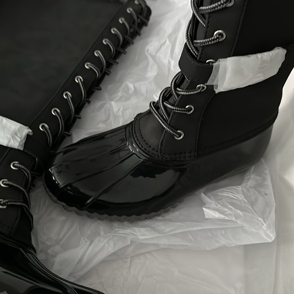 Torrid long duck boots Size 7. - Picture 4 of 6